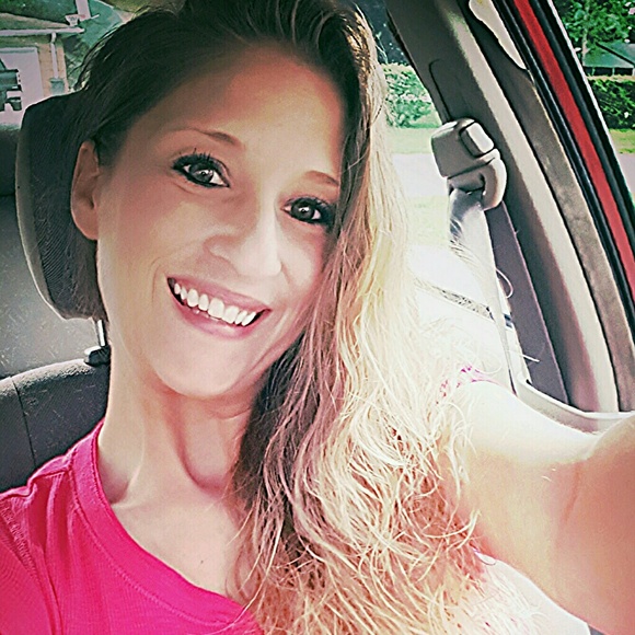 Meet your Posher, Brandy - Picture 1 of 1